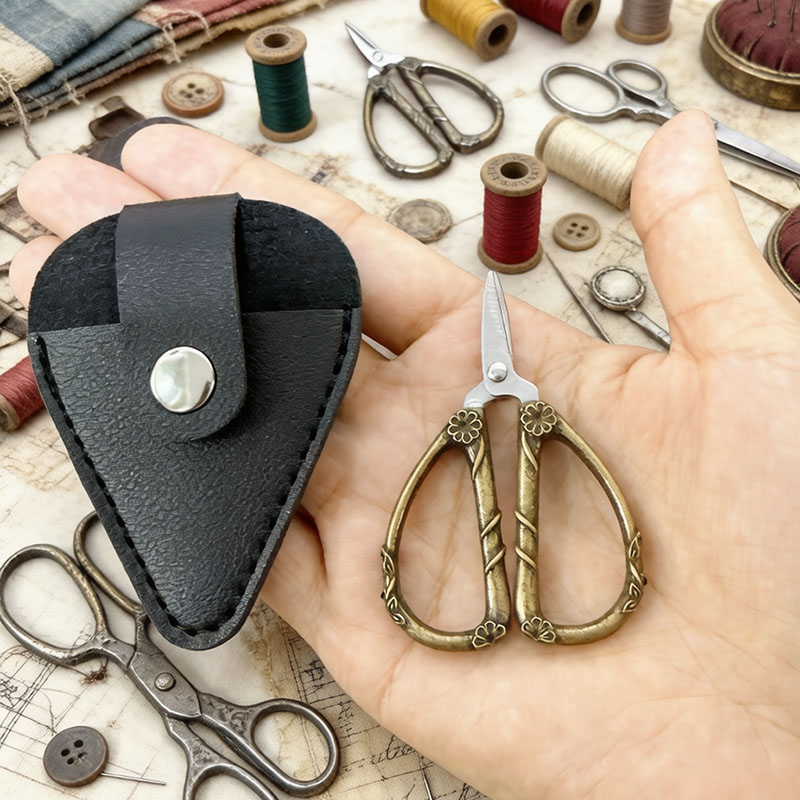 Mini Vintage Scissors Stainles - Leather Work In Art recensie en prijs