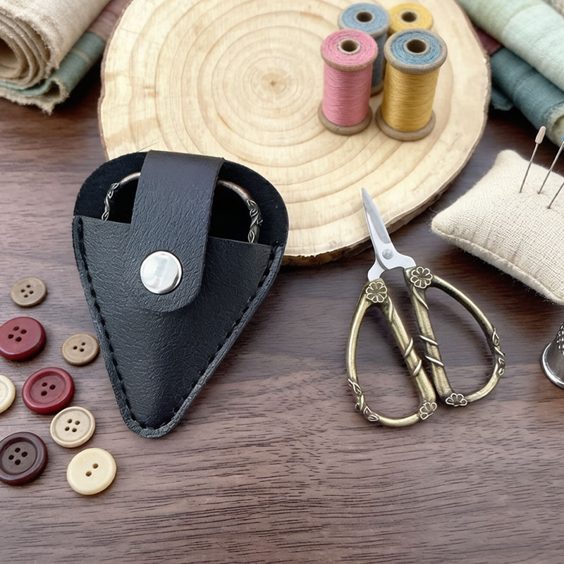 Mini Vintage Scissors Stainles - Leather Work In Art recensie en prijs
