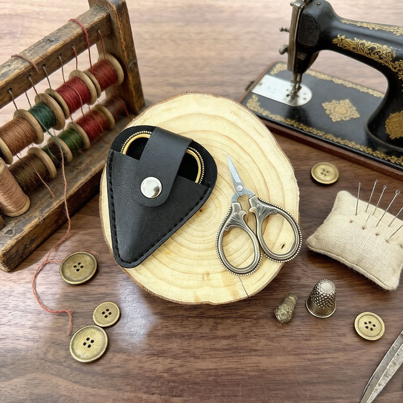 Mini Vintage Scissors with PU  - Leather Work In Art recensie en prijs