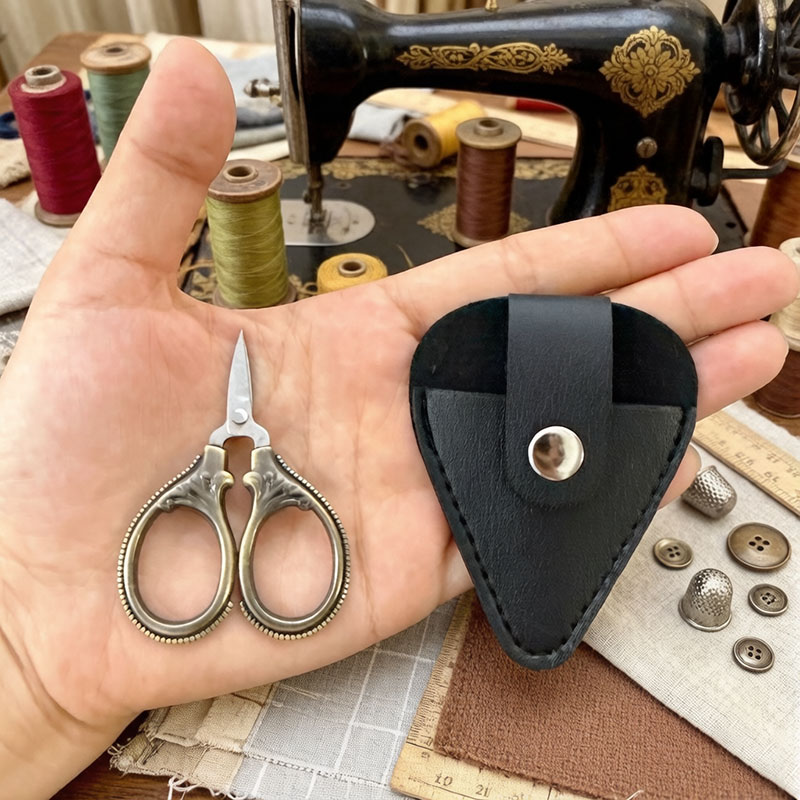 Mini Vintage Scissors with PU  - Leather Work In Art recensie en prijs